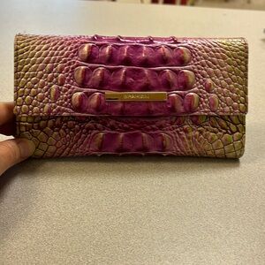 Brahmin wallet. Like new in bright tropical colrs